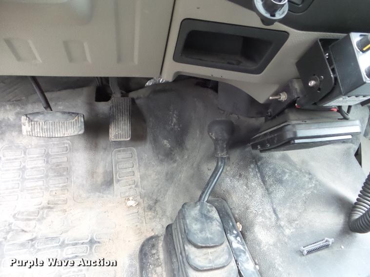 image for item DA5185 2009 Ford F550 Crew Cab truck cab and chassis