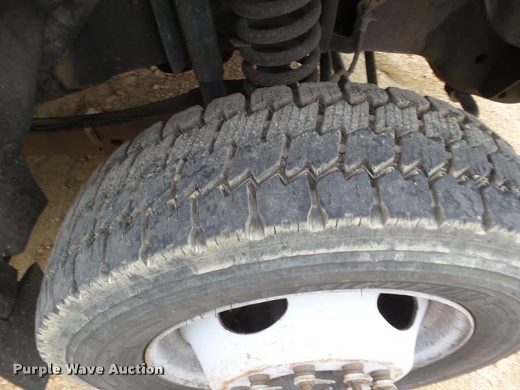 image for item DA5185 2009 Ford F550 Crew Cab truck cab and chassis