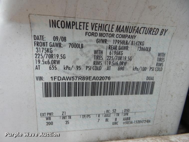 image for item DA5185 2009 Ford F550 Crew Cab truck cab and chassis