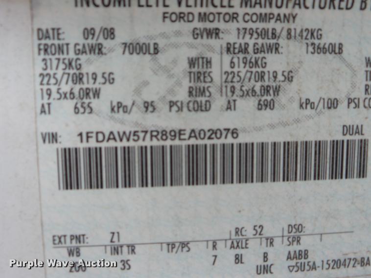 image for item DA5185 2009 Ford F550 Crew Cab truck cab and chassis