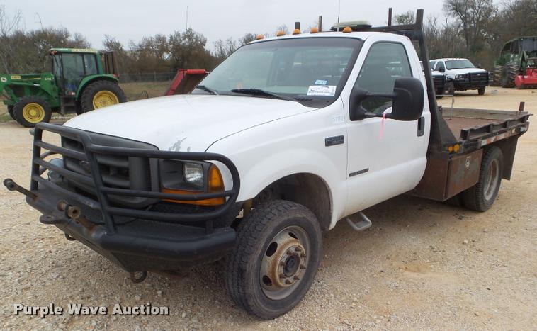 image for item DA5187 2001 Ford F550 flatbed truck