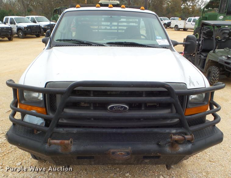image for item DA5187 2001 Ford F550 flatbed truck