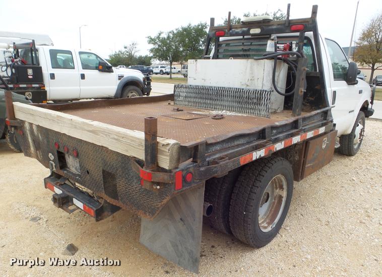 image for item DA5187 2001 Ford F550 flatbed truck
