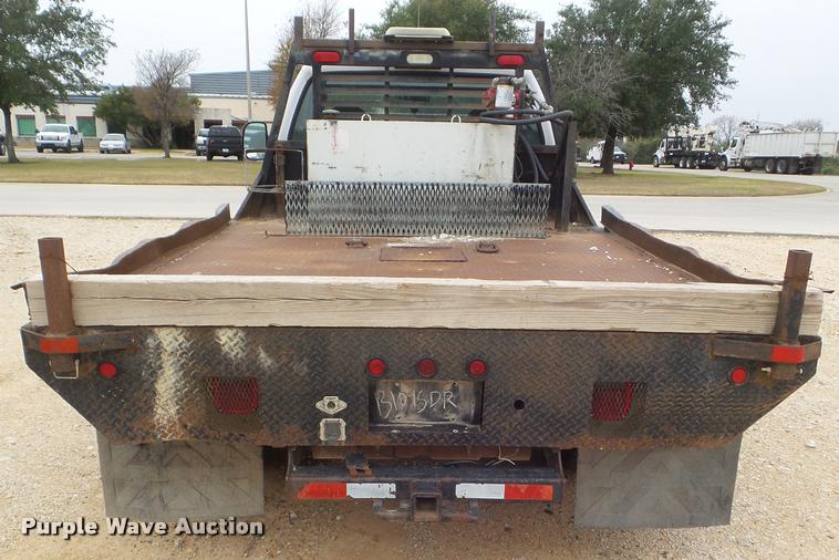 image for item DA5187 2001 Ford F550 flatbed truck