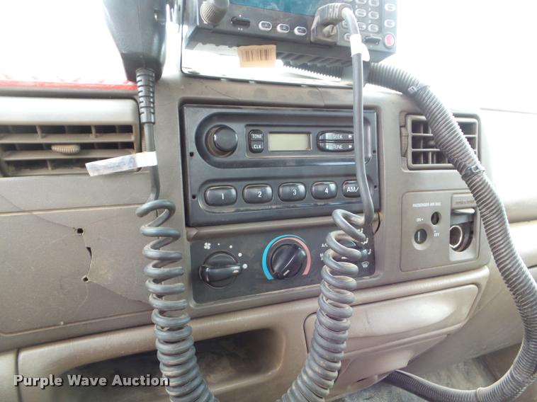 image for item DA5187 2001 Ford F550 flatbed truck