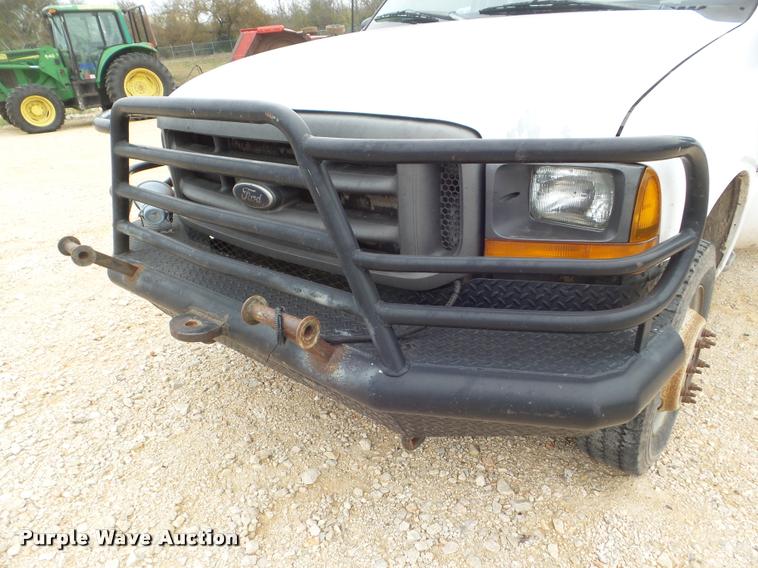 image for item DA5187 2001 Ford F550 flatbed truck