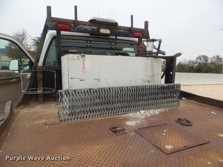 image for item DA5187 2001 Ford F550 flatbed truck