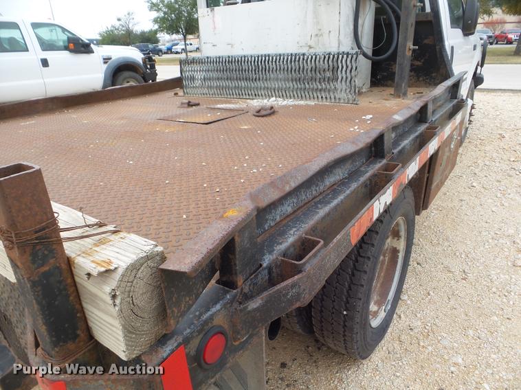 image for item DA5187 2001 Ford F550 flatbed truck