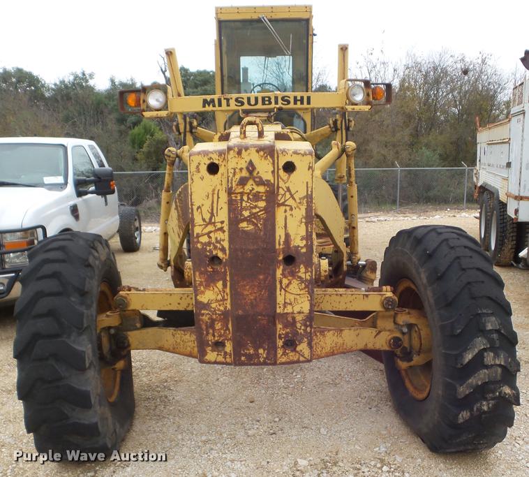 image for item DA5194 1987 Mitsubishi MG400 motor grader