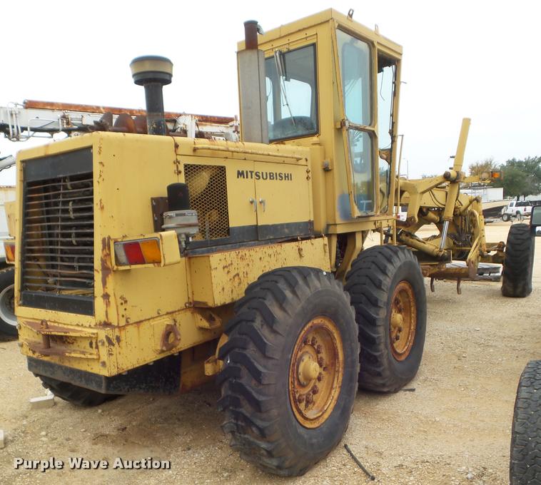 image for item DA5194 1987 Mitsubishi MG400 motor grader