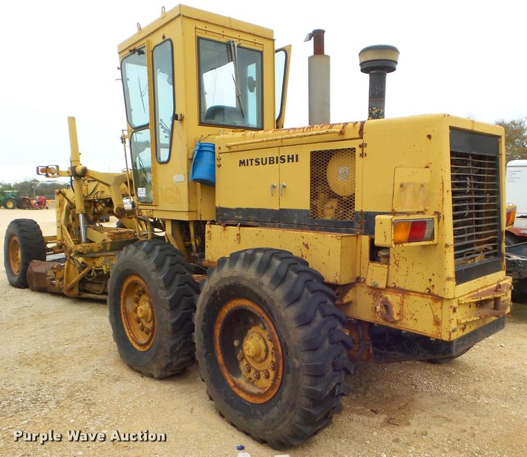 image for item DA5194 1987 Mitsubishi MG400 motor grader