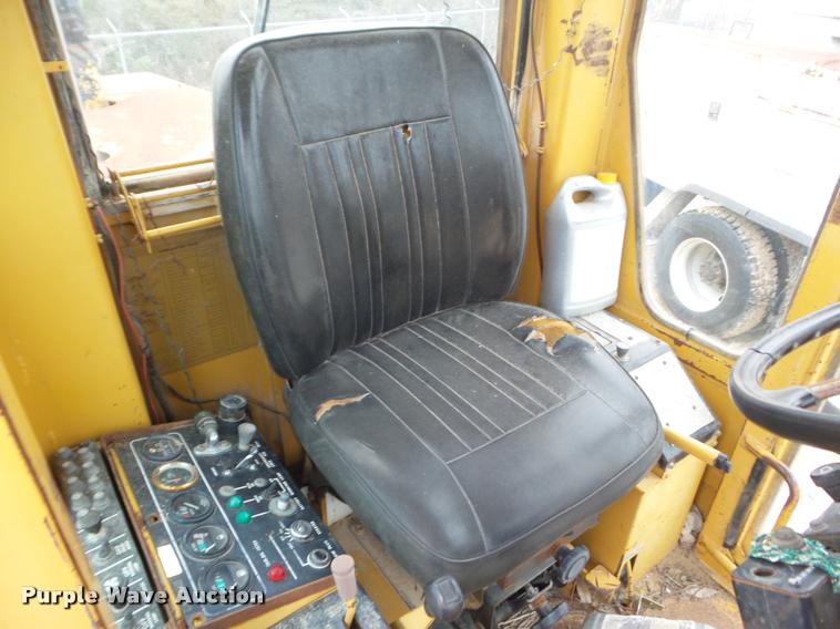 image for item DA5194 1987 Mitsubishi MG400 motor grader