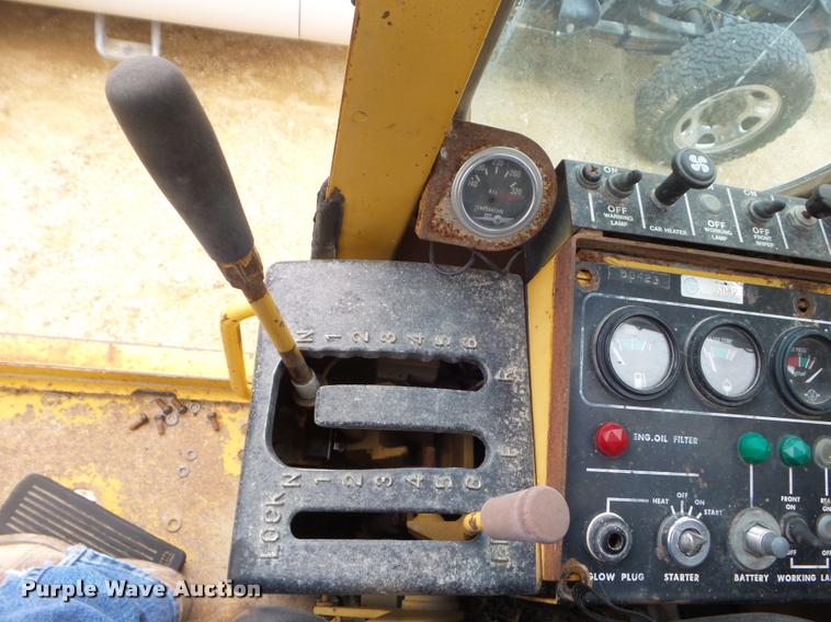 image for item DA5194 1987 Mitsubishi MG400 motor grader