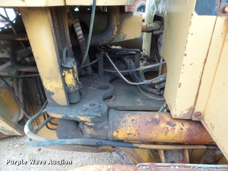 image for item DA5194 1987 Mitsubishi MG400 motor grader