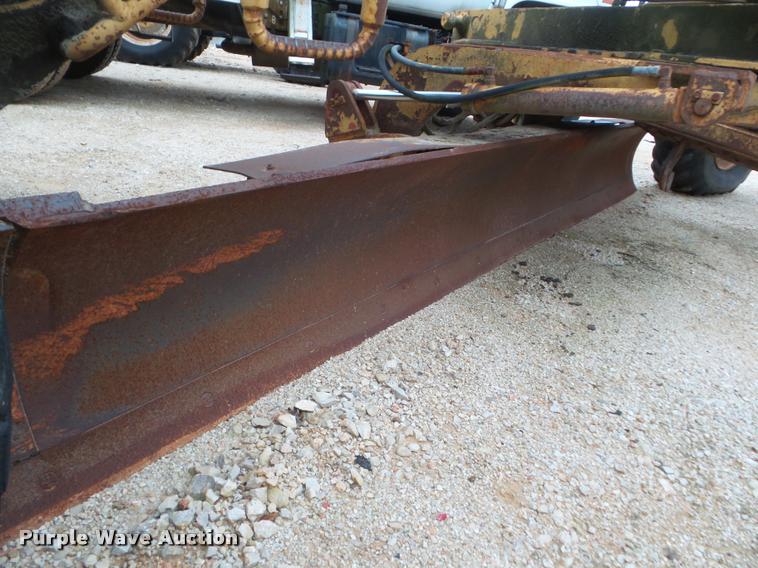 image for item DA5194 1987 Mitsubishi MG400 motor grader