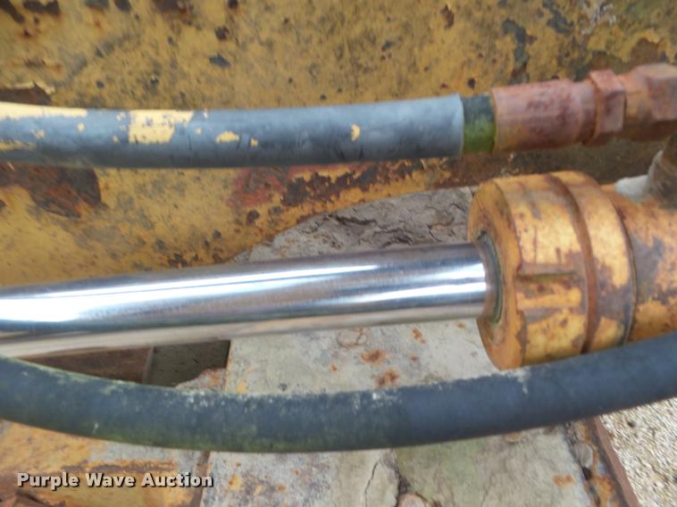 image for item DA5194 1987 Mitsubishi MG400 motor grader