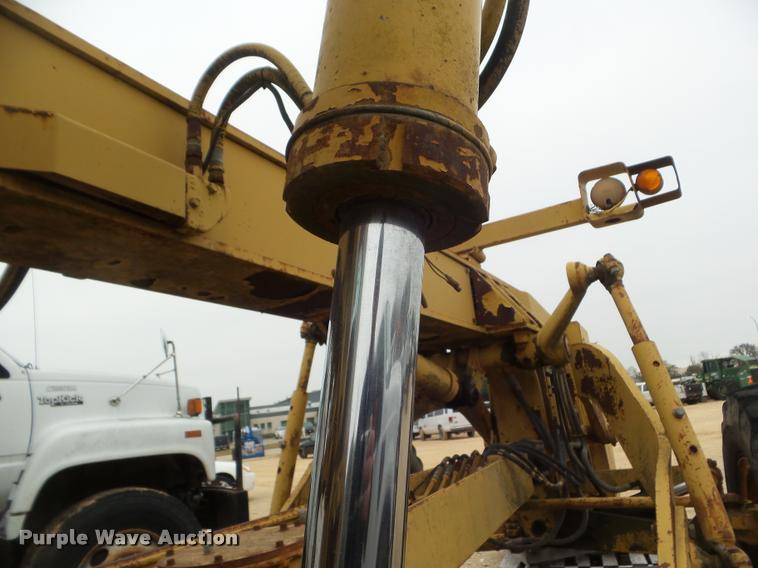 image for item DA5194 1987 Mitsubishi MG400 motor grader