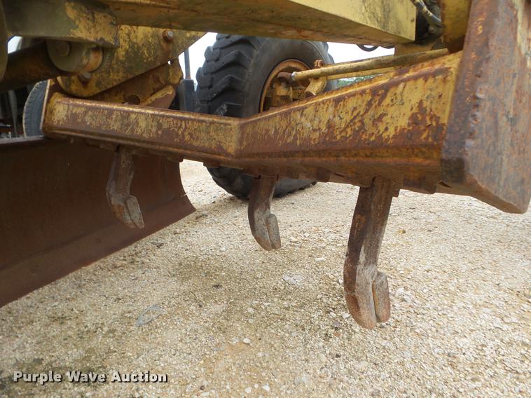 image for item DA5194 1987 Mitsubishi MG400 motor grader