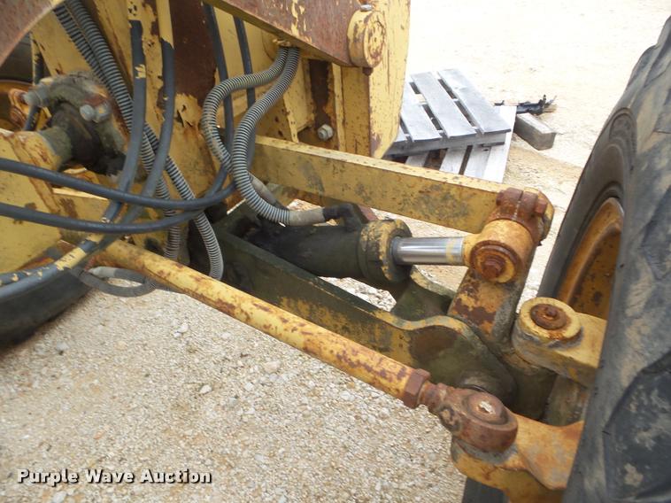 image for item DA5194 1987 Mitsubishi MG400 motor grader