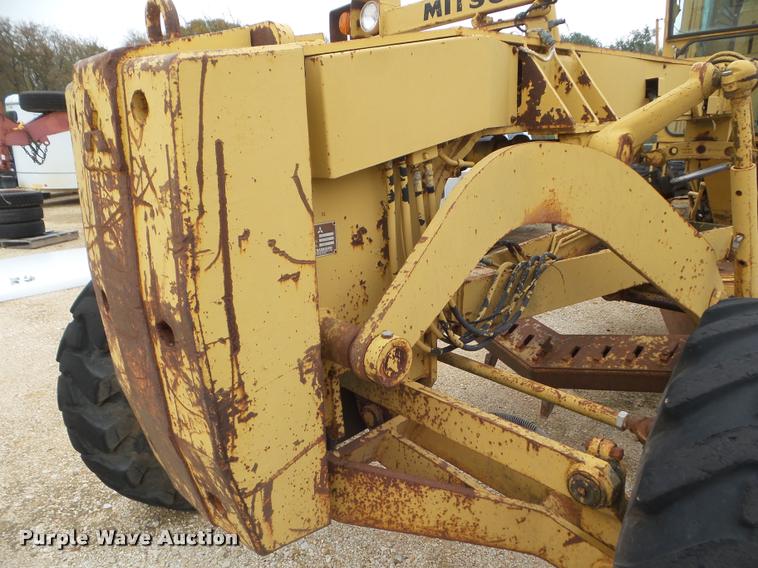 image for item DA5194 1987 Mitsubishi MG400 motor grader