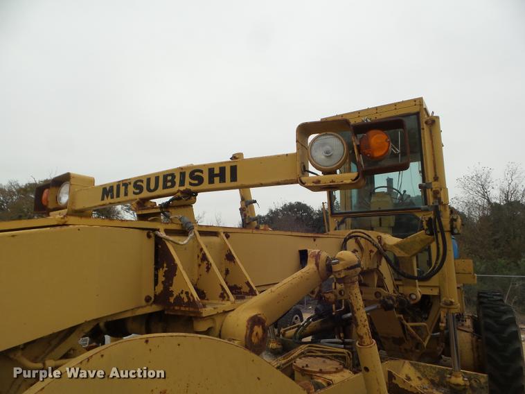 image for item DA5194 1987 Mitsubishi MG400 motor grader