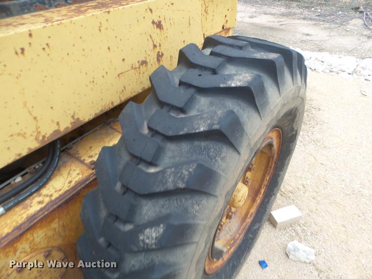 image for item DA5194 1987 Mitsubishi MG400 motor grader