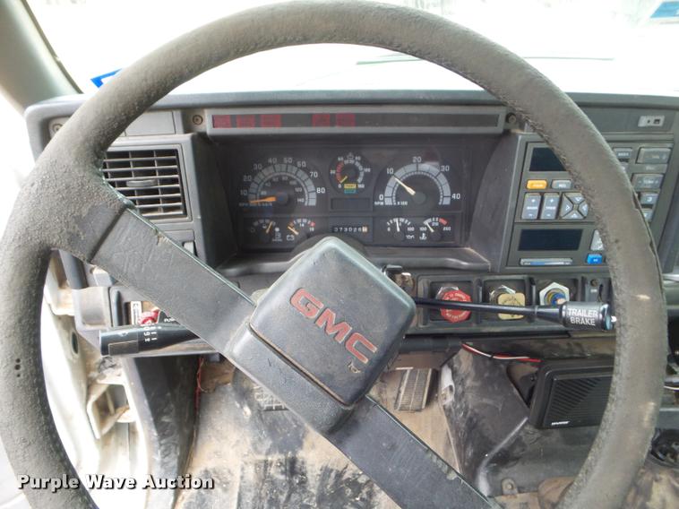 image for item DA5195 1995 GMC TopKick digger derrick truck