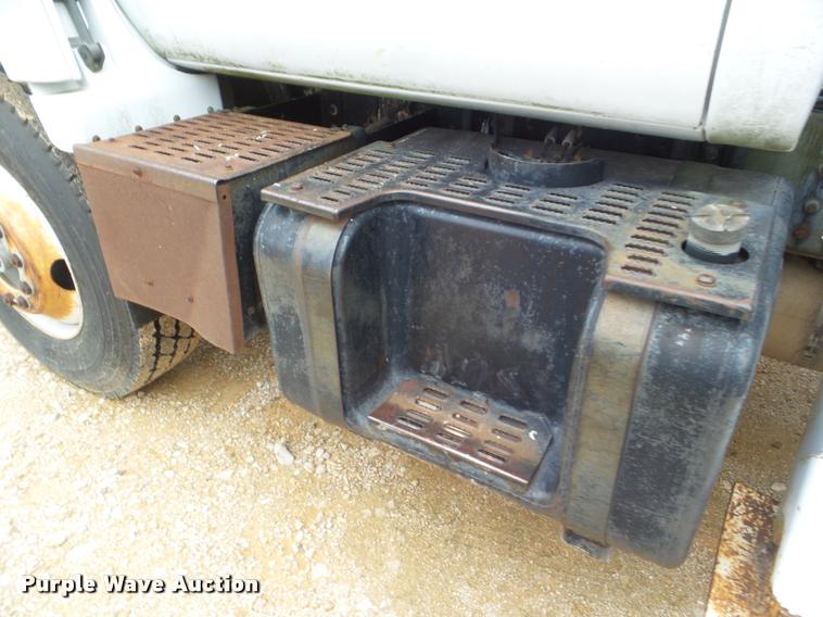 image for item DA5195 1995 GMC TopKick digger derrick truck