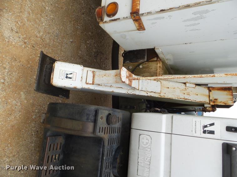 image for item DA5195 1995 GMC TopKick digger derrick truck