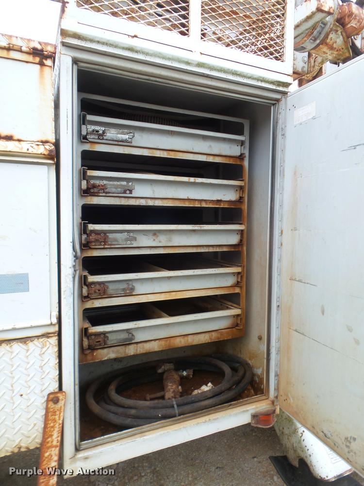 image for item DA5195 1995 GMC TopKick digger derrick truck