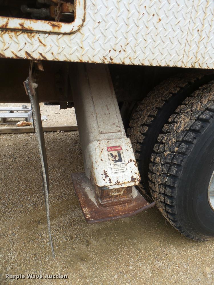 image for item DA5195 1995 GMC TopKick digger derrick truck