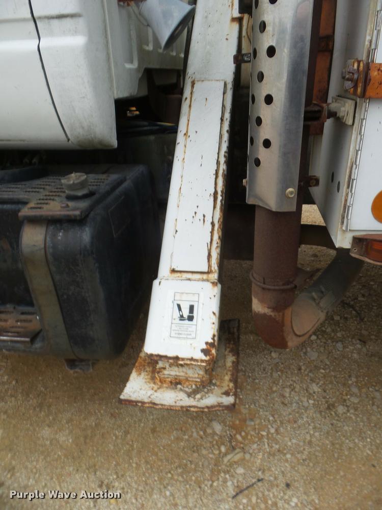 image for item DA5195 1995 GMC TopKick digger derrick truck