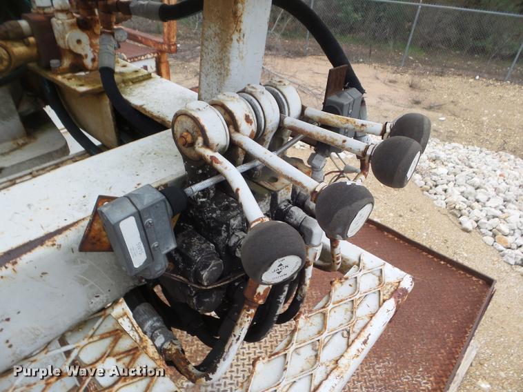 image for item DA5195 1995 GMC TopKick digger derrick truck