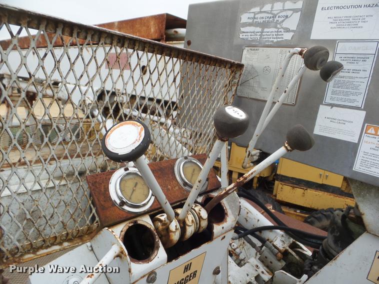 image for item DA5195 1995 GMC TopKick digger derrick truck