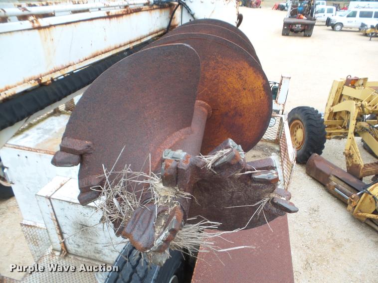 image for item DA5195 1995 GMC TopKick digger derrick truck