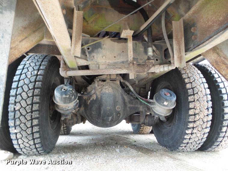 image for item DA5195 1995 GMC TopKick digger derrick truck