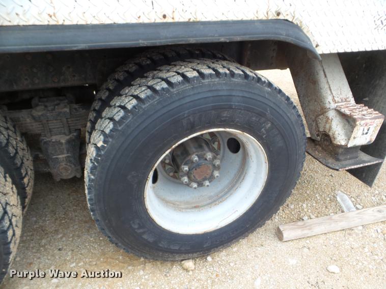 image for item DA5195 1995 GMC TopKick digger derrick truck