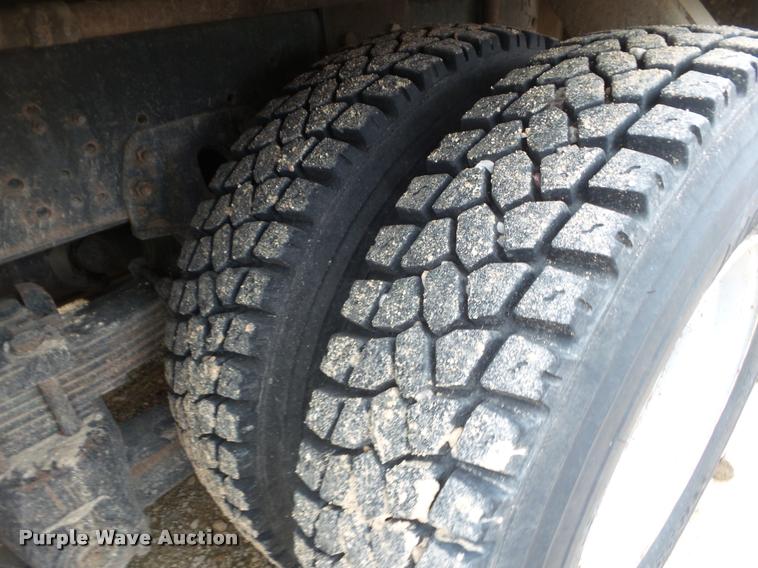 image for item DA5195 1995 GMC TopKick digger derrick truck