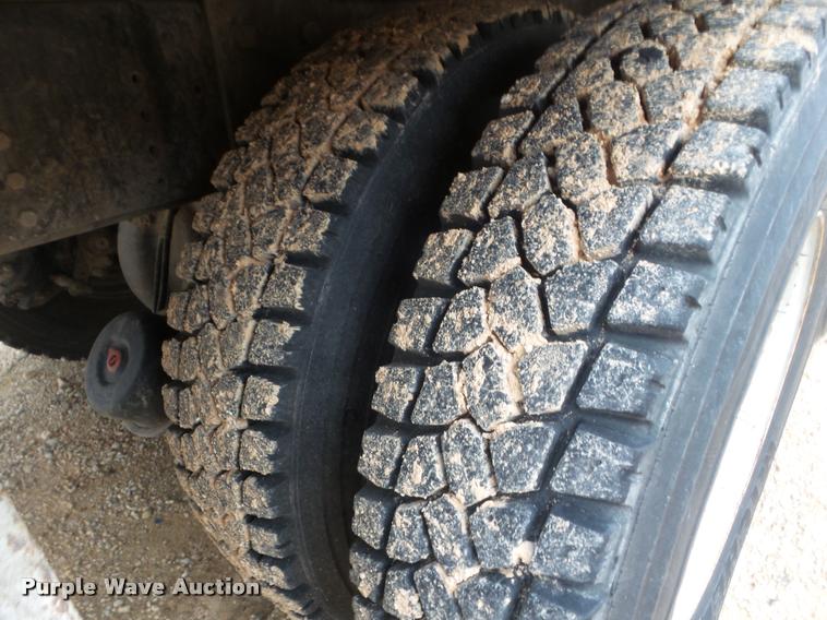 image for item DA5195 1995 GMC TopKick digger derrick truck