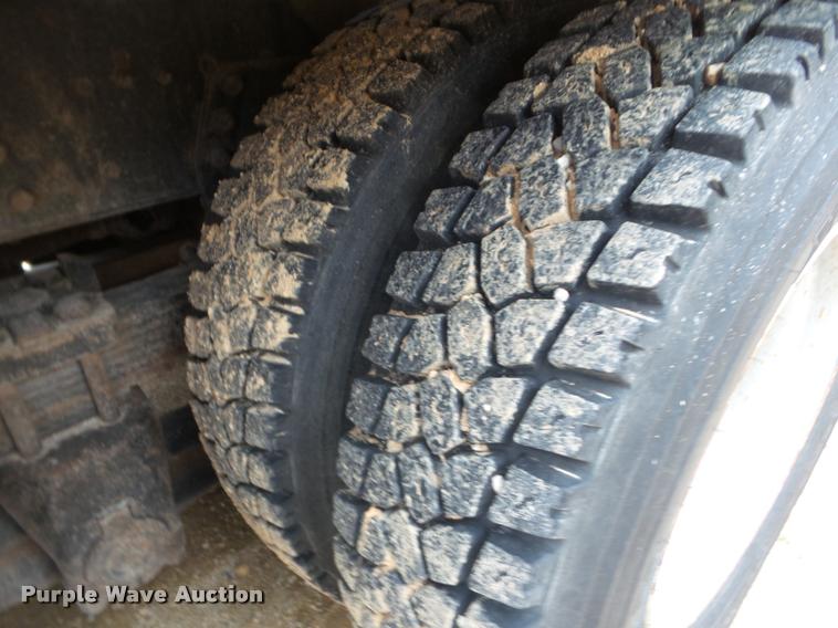 image for item DA5195 1995 GMC TopKick digger derrick truck