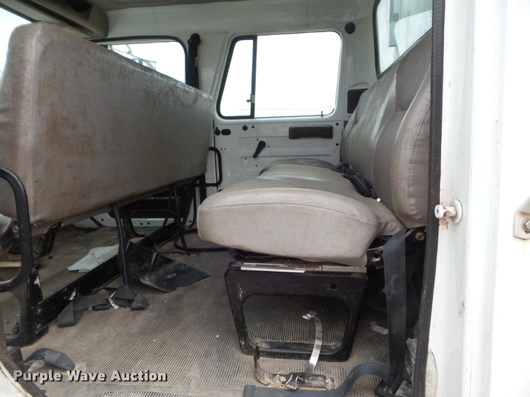 image for item DA5196 1999 International 4700 utility truck