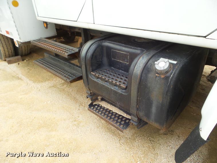 image for item DA5196 1999 International 4700 utility truck