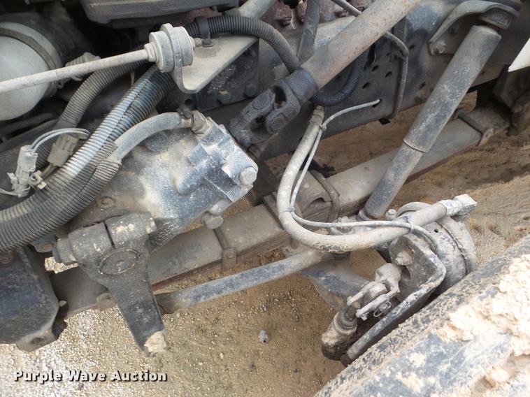 image for item DA5196 1999 International 4700 utility truck