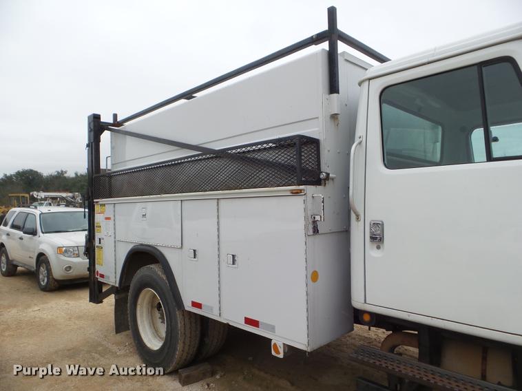 image for item DA5196 1999 International 4700 utility truck