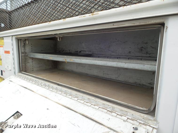 image for item DA5196 1999 International 4700 utility truck