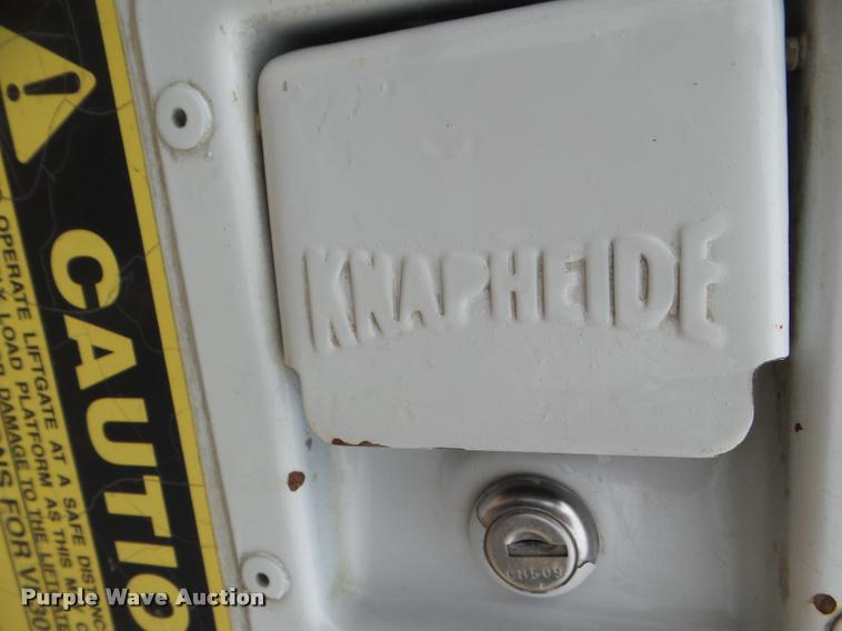 image for item DA5196 1999 International 4700 utility truck