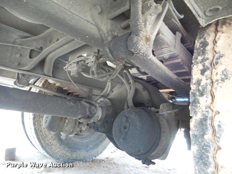 image for item DA5196 1999 International 4700 utility truck