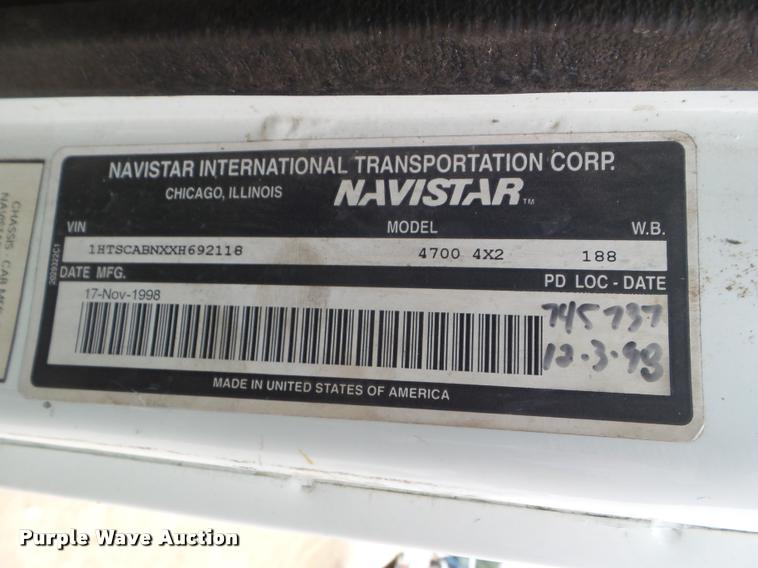 image for item DA5196 1999 International 4700 utility truck