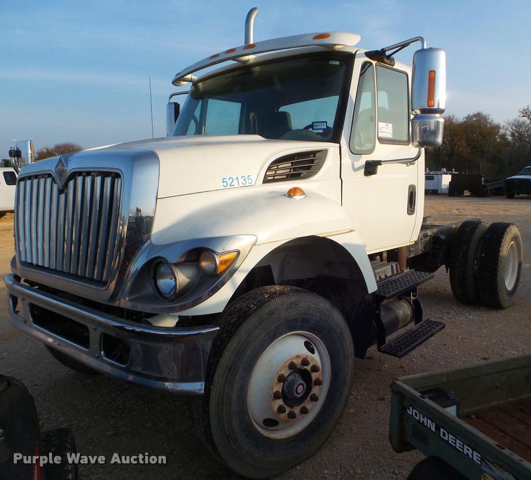 image for item DA5197 2008 International 7400 truck chassis