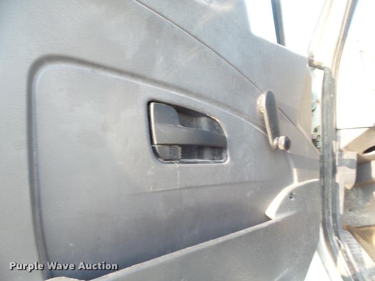 image for item DA5197 2008 International 7400 truck chassis